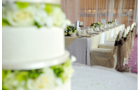 wedding cake and main table